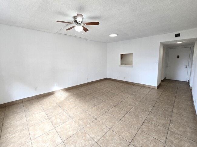 Photo - 4384 NW 9th Ave