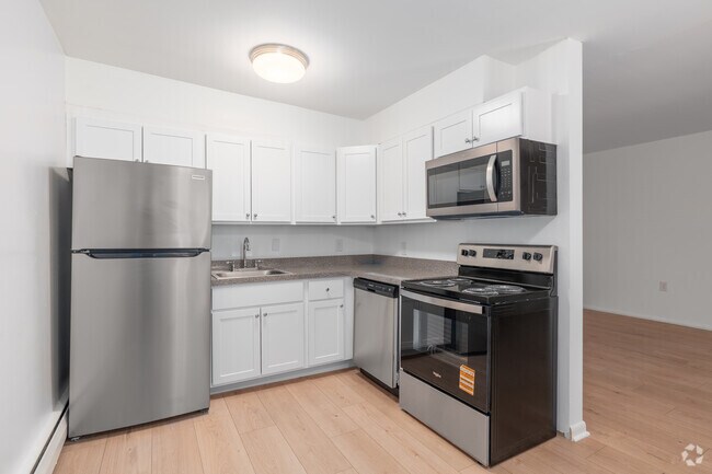 2BR, 1BA - 875SF - Kitchen