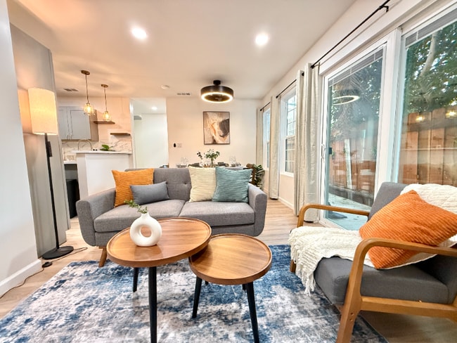 3229 S Sherbourne Dr Unit 1/3 BACK UNIT