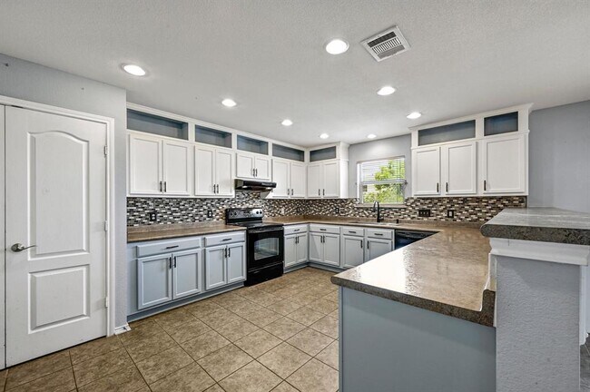 Photo - 214 Briarwood Dr