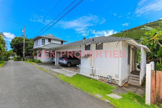 Photo - quaint studio cottage for rent in Manoa)