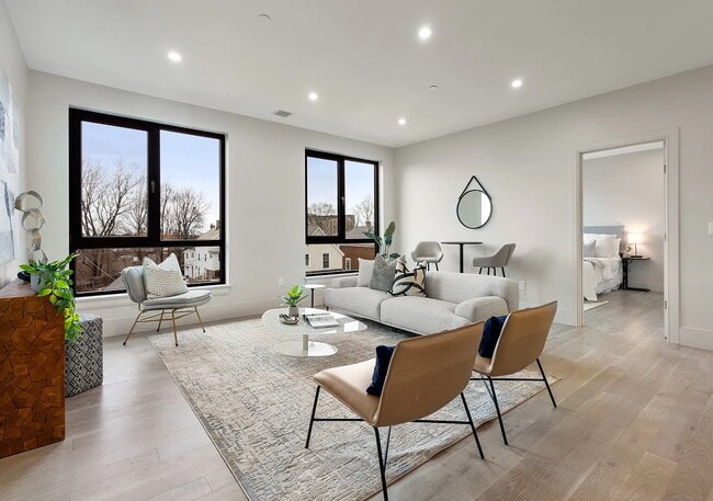 Building Photo - 85 Myrtle St Unit 213