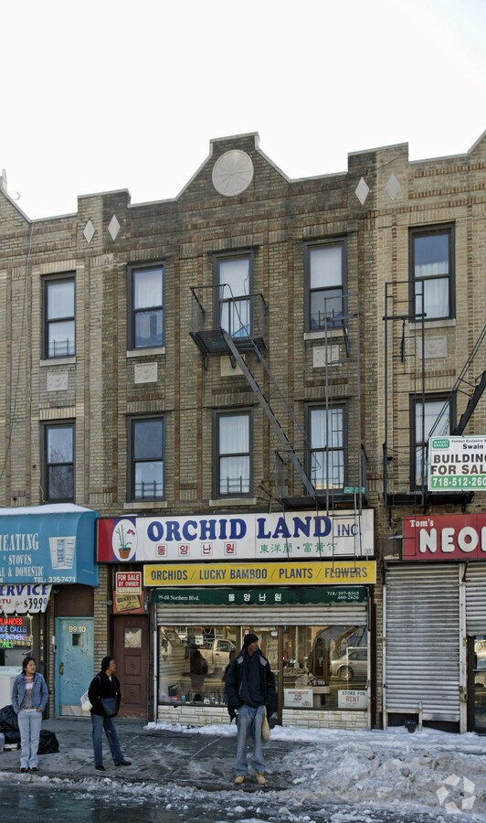 Photo - 99-08 Northern Blvd