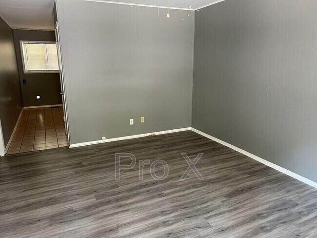 Photo - 8827 Country Club Dr