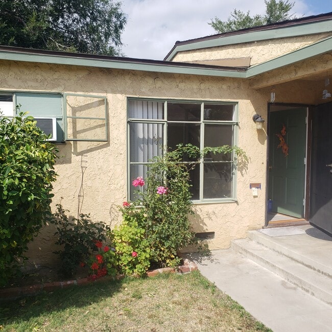 Building Photo - 328 Allen Ave Unit #A