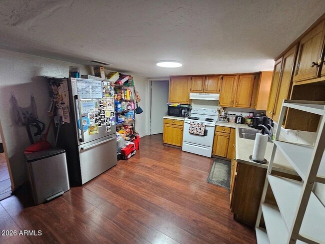 Photo - 3833 N 28th St