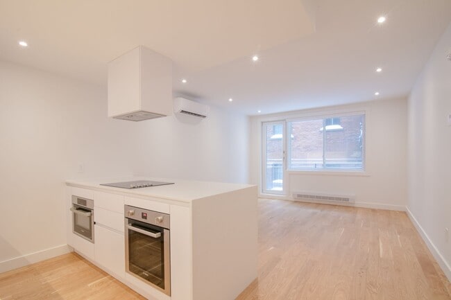 Photo - 3014 Avenue Van Horne Unit 14
