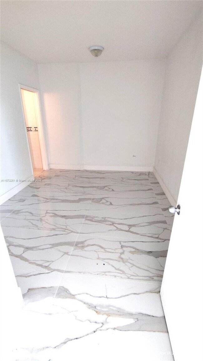 7135 Collins Ave Unit PH-14