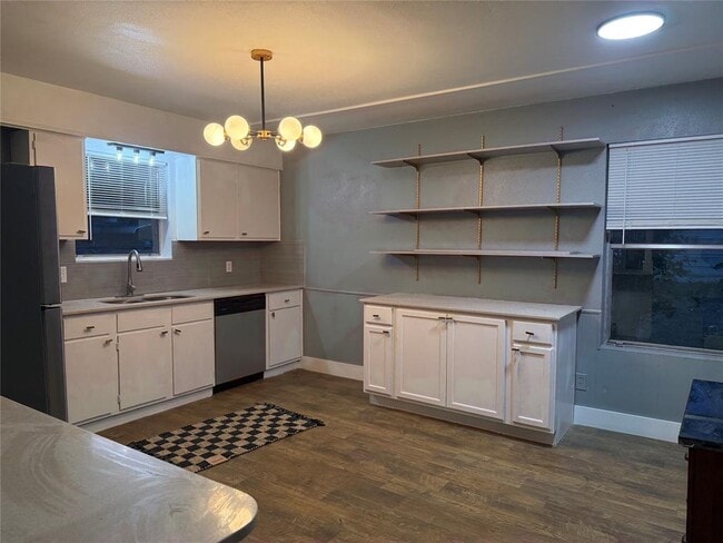 Photo - 1001 W Haynie St