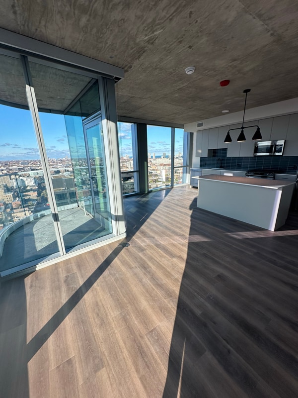 Photo - 315 N May St