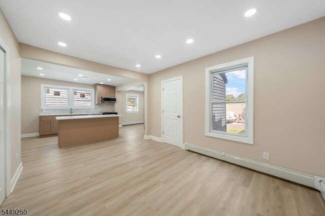 49 Caldwell Pl