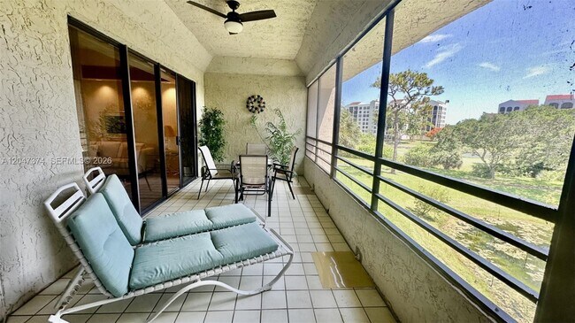 7472 La Paz Blvd Unit 301