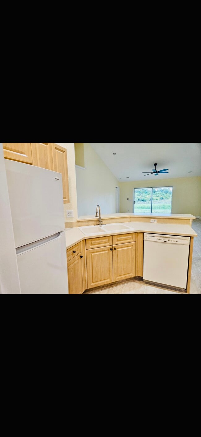 Photo - 9333 Agate St