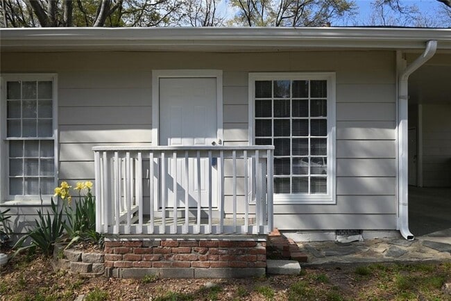 Building Photo - 6363 Melrose St