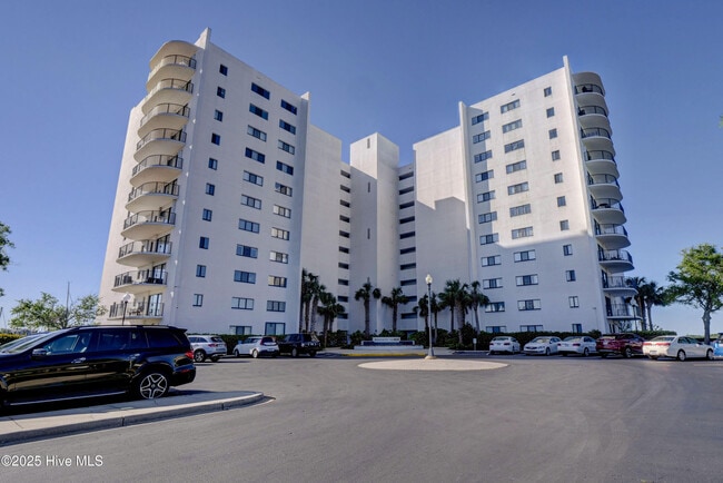 Building Photo - 322 Causeway Dr Unit Ste 207