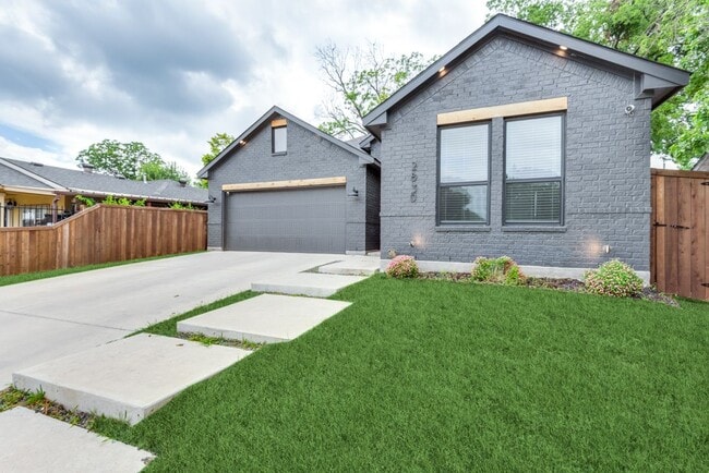 Photo - 2830 S Marsalis Ave