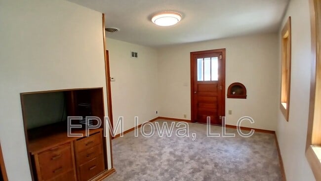 Building Photo - 524 S Hackett Rd Rental