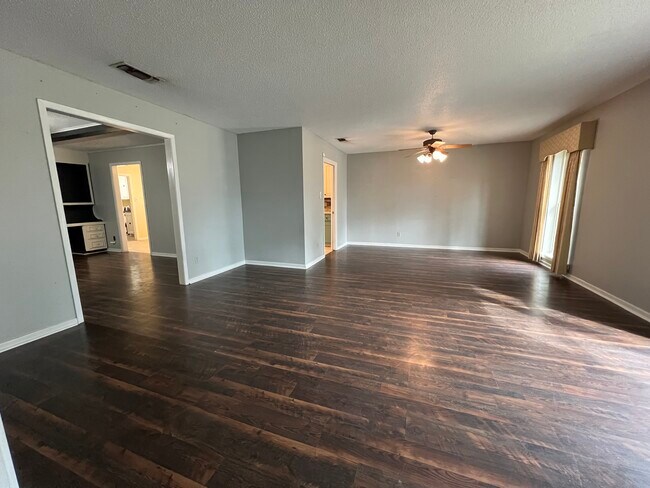 Photo - 30 Broadmoor Dr