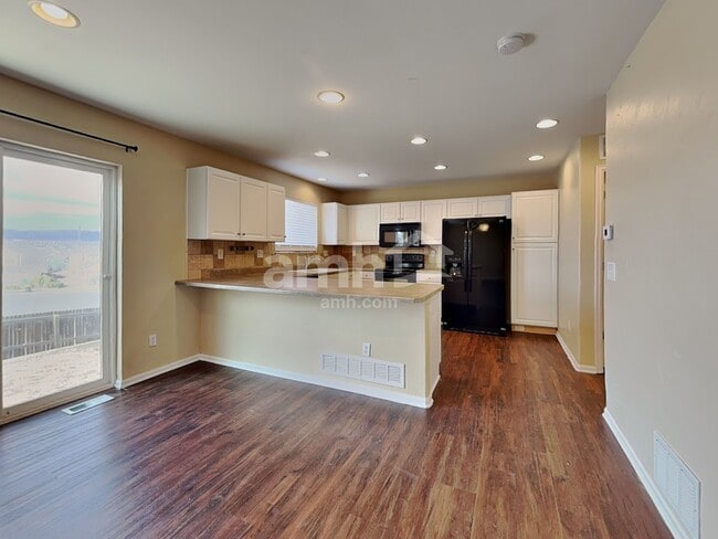 Photo - 2002 Springside Dr