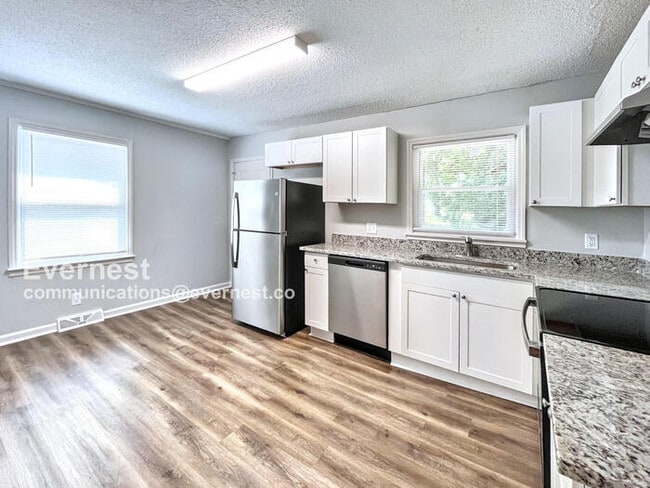 Photo - 2815 Crescent Ln