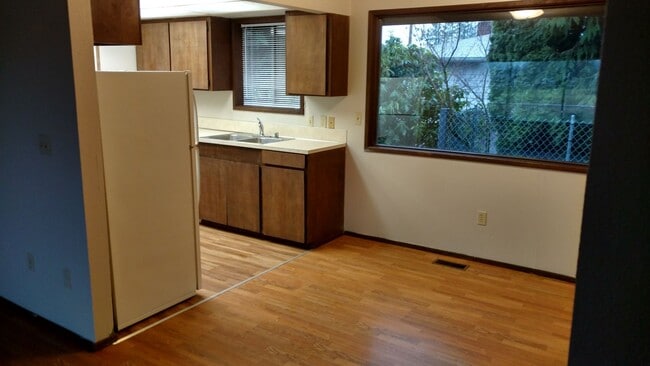 Photo - 309/311 Baker St Duplex Unit 309