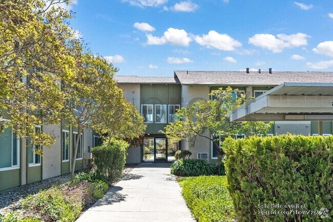 Building Photo - 100 Village Dr Rental