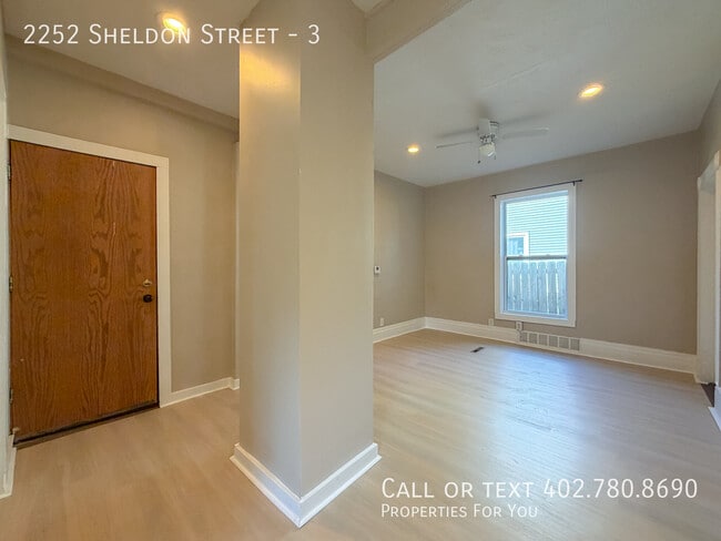 2252 Sheldon St Unit 3