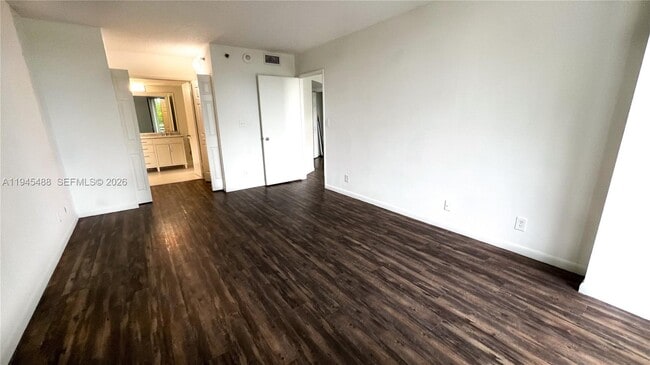 Photo - 3300 NE 192 St Unit 301