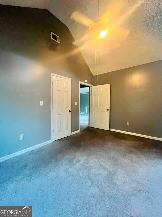 460 Elm St