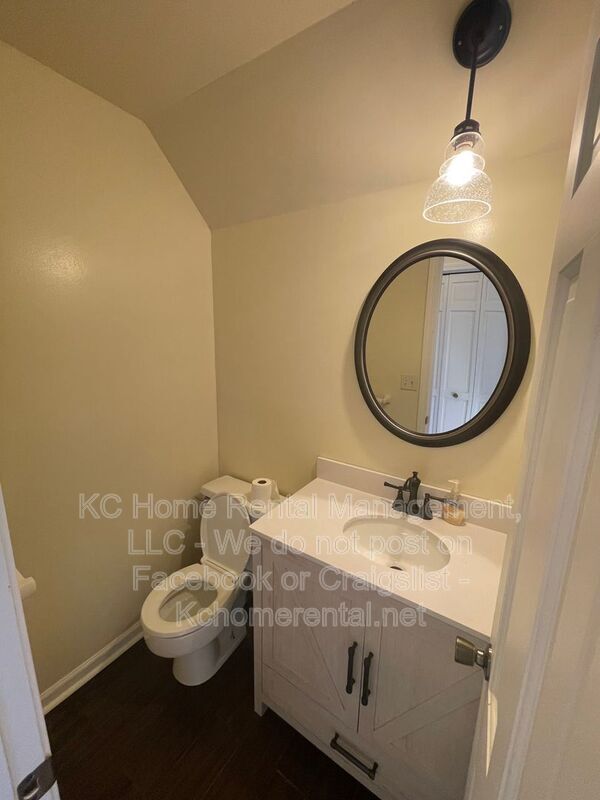 Photo - 209 Woodbridge Ln