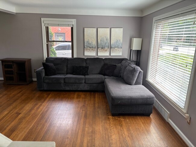 Photo - 2611 Oliver Rd