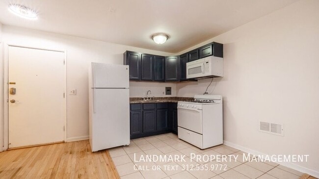 Photo - 2401 W Balmoral Ave Unit 2D