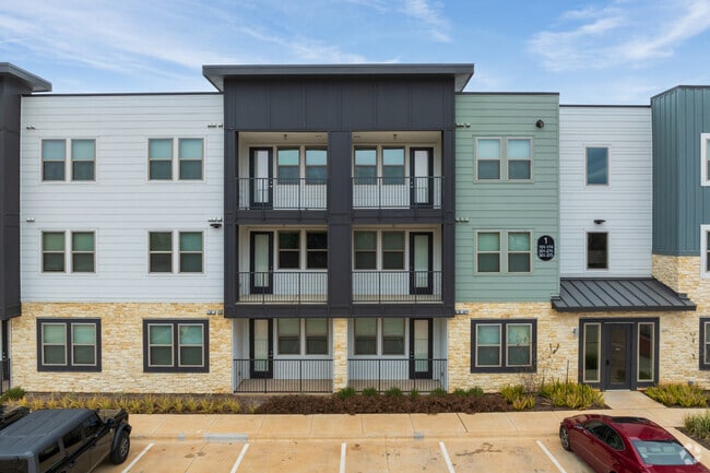 Photo - Birdie on Woodland Greens
