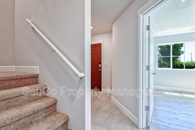 Photo - 17071 SW Friendly Ln