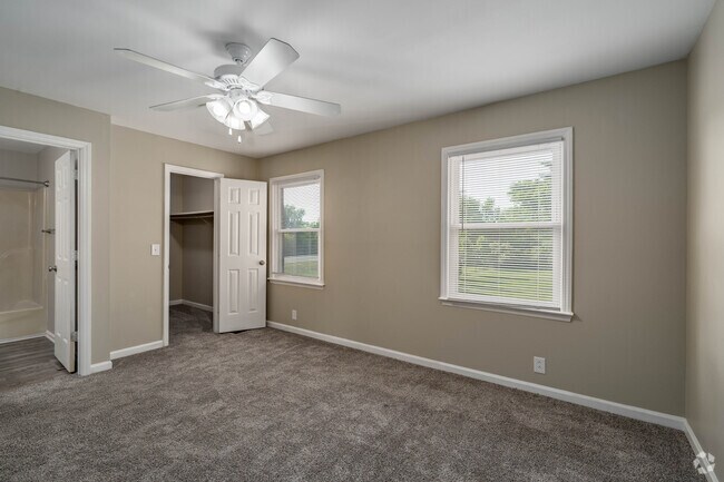 3BR, 2.5BA - 1,700SF - Primary Beddroom