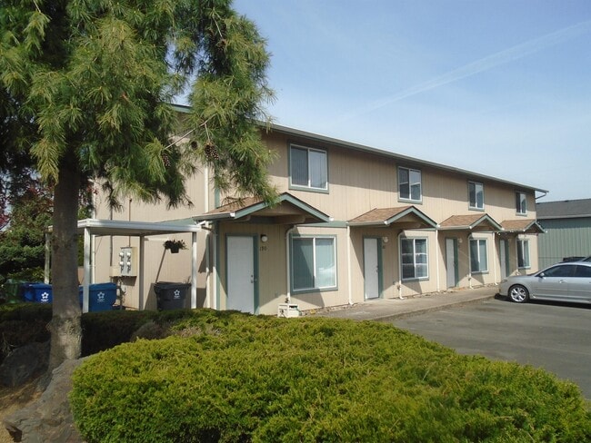 Building Photo - 180 N 7th St Rental