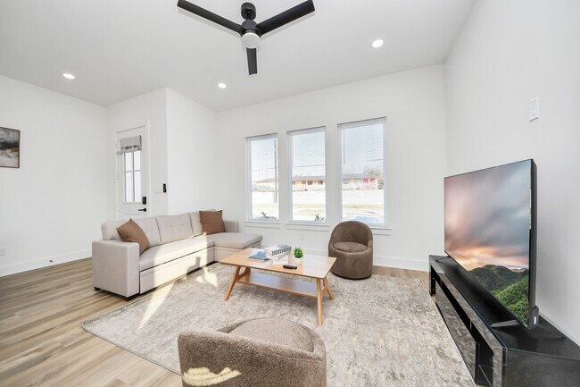 Photo - 3909 Maggie St