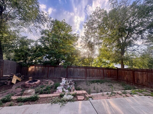 Photo - 612 E Las Animas St Unit B