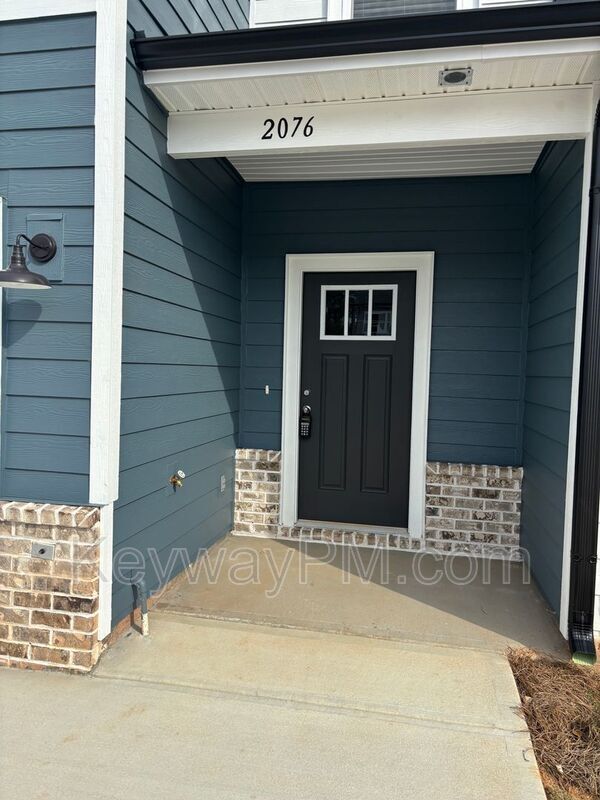 Photo - 2076 Denmark Ave SE