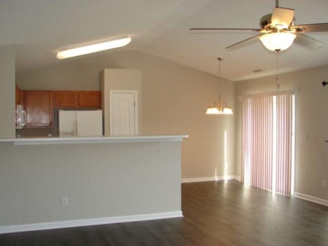 Photo - 404 Kinship Ln