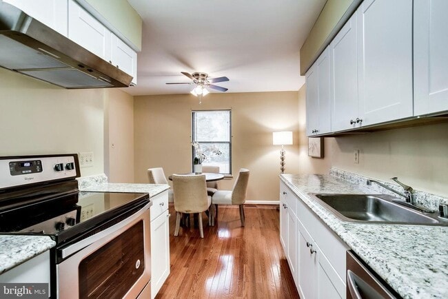 Photo - 939 Barton Oaks Pl