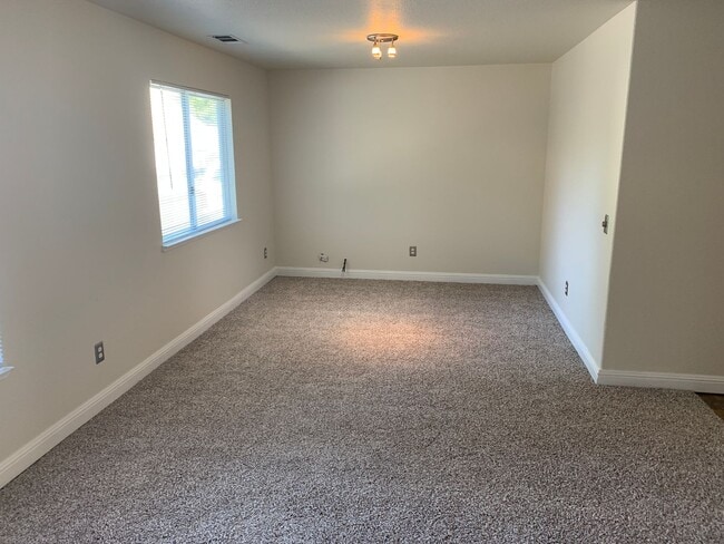 Photo - Great home near Shopping Centers!