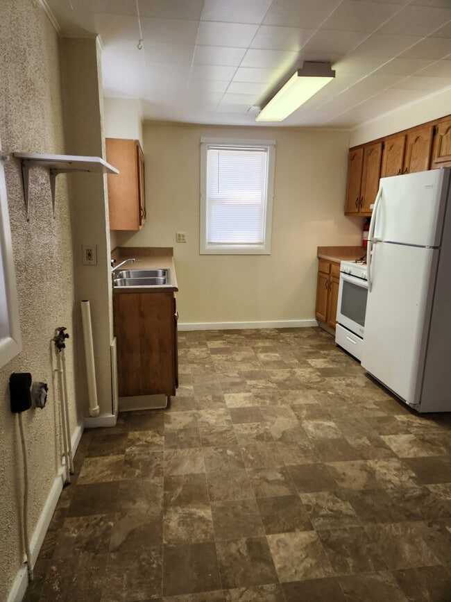 Building Photo - 273 13th St Unit 1