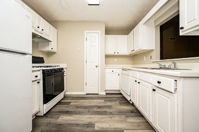 Photo - 819 Sweetwater Way