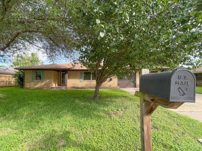 Photo - 110 E San Benito Dr
