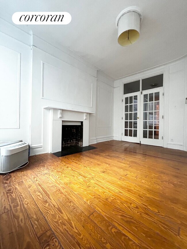 Photo - 205 W 20th St