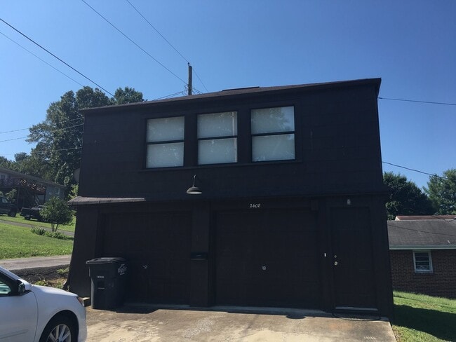 Building Photo - 1 Bedroom/ 1 Bath Apartment Kingsport, TN ...