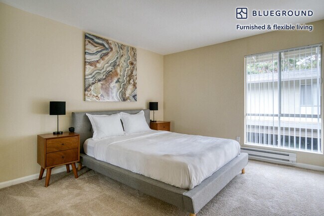 877 Heatherstone Way Unit SI FL2-ID1668