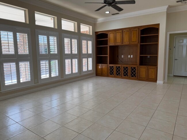 4 Warwick Ct