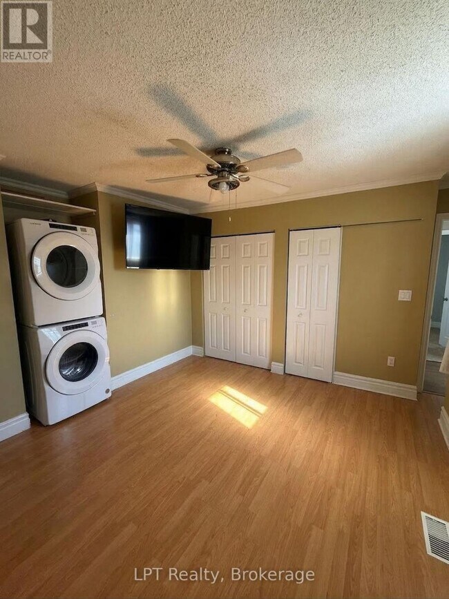 Photo - 653 Idylwood Ct